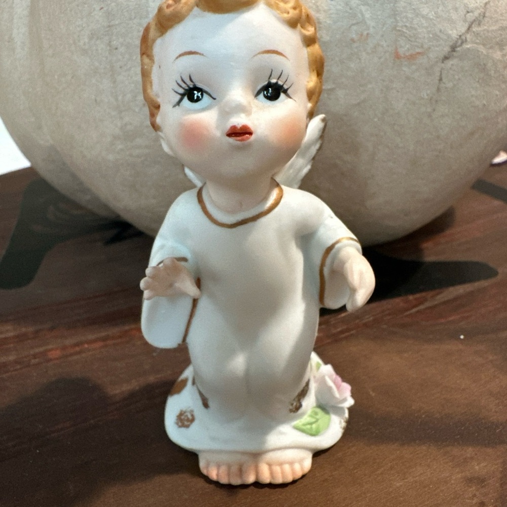 VINTAGE GEORGE GOOD, KISSING ANGEL FIGURINE PORCELAIN BISQUE a Josef Original